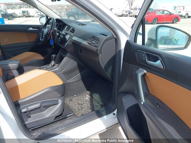 20256434 :رقم المزاد ، 3VV2B7AX1JM169175 vin ، 2018 Volkswagen Tiguan 2.0 Tsi مزاد بيع