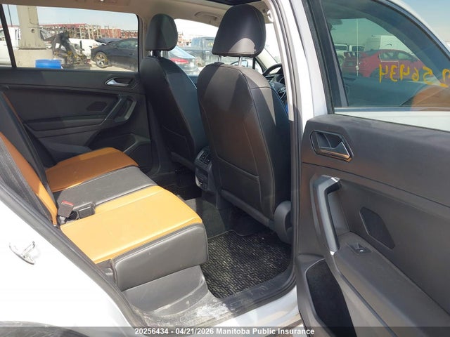 20256434 :رقم المزاد ، 3VV2B7AX1JM169175 vin ، 2018 Volkswagen Tiguan 2.0 Tsi مزاد بيع