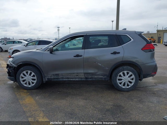 5N1AT2MV0HC800302 Nissan ROGUE S