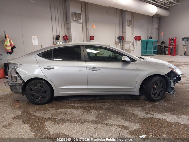 2020 Hyundai Elantra Essential მანქანა იყიდება აუქციონზე, vin: KMHD74LF6LU939540, აუქციონის ნომერი: 20256545