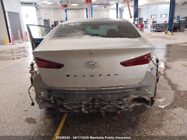 2020 Hyundai Elantra Essential მანქანა იყიდება აუქციონზე, vin: KMHD74LF6LU939540, აუქციონის ნომერი: 20256545