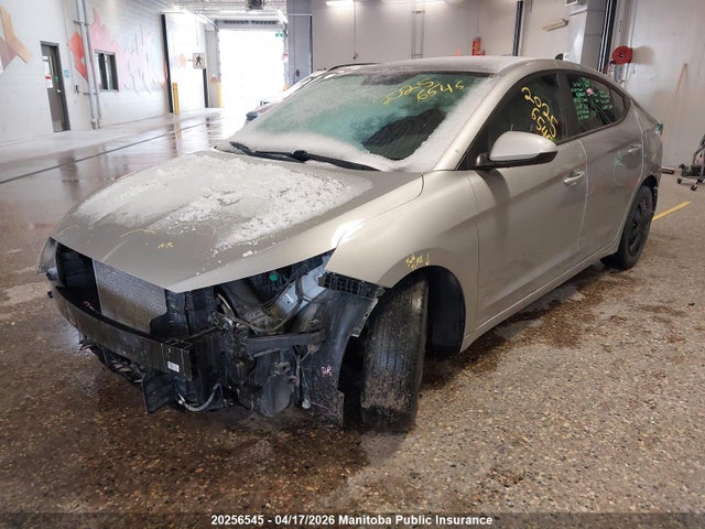 2020 Hyundai Elantra Essential მანქანა იყიდება აუქციონზე, vin: KMHD74LF6LU939540, აუქციონის ნომერი: 20256545