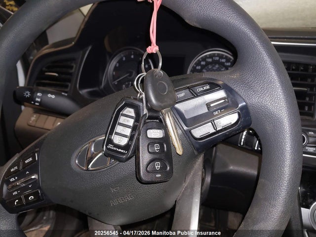 2020 Hyundai Elantra Essential მანქანა იყიდება აუქციონზე, vin: KMHD74LF6LU939540, აუქციონის ნომერი: 20256545