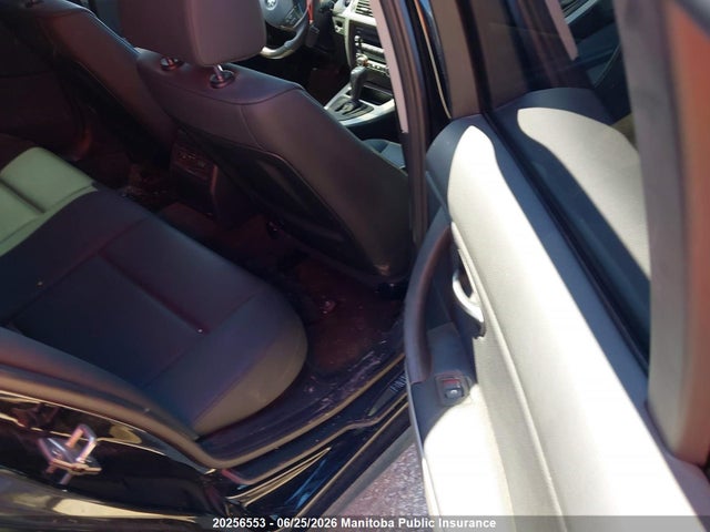 20256553 :رقم المزاد ، WBAPG7C59BA936624 vin ، 2011 Bmw 323i مزاد بيع