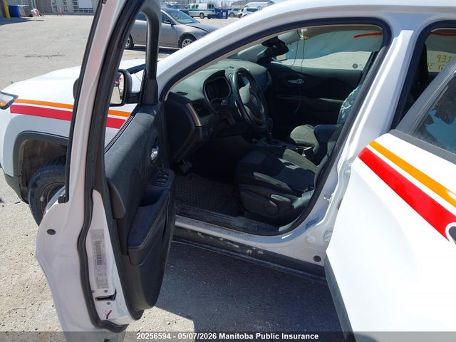 Auction sale of the 2016 Jeep Cherokee Sport, vin: 1C4PJMAB6GW316271, lot number: 20256594