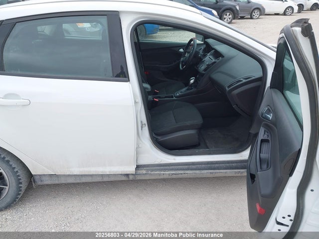 Продажа на аукционе авто 2015 Ford Focus Se, vin: 1FADP3F27FL352173, номер лота: 20256803