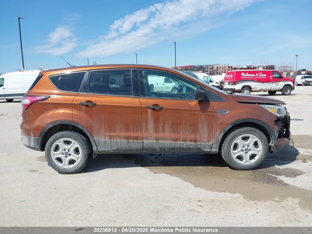 1FMCU0F7XHUE60210 Ford ESCAPE S