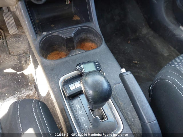 JA4JZ3AX0GZ604011 Mitsubishi Outlander Se