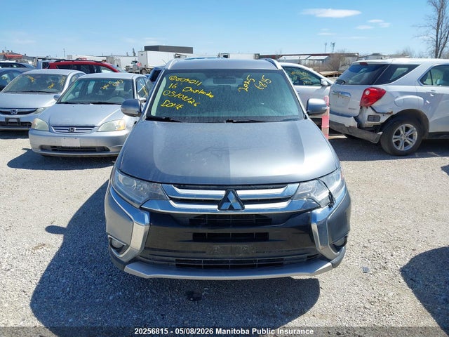 JA4JZ3AX0GZ604011 Mitsubishi Outlander Se
