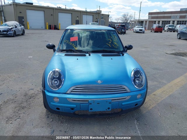 2004 Mini Cooper მანქანა იყიდება აუქციონზე, vin: WMWRC33404TJ53025, აუქციონის ნომერი: 20256897