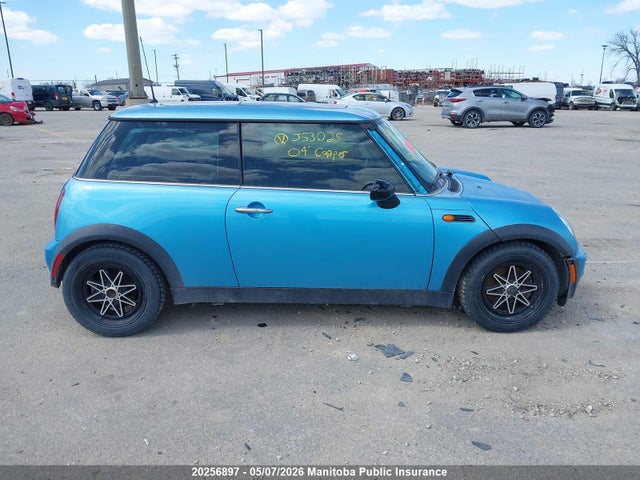 2004 Mini Cooper მანქანა იყიდება აუქციონზე, vin: WMWRC33404TJ53025, აუქციონის ნომერი: 20256897