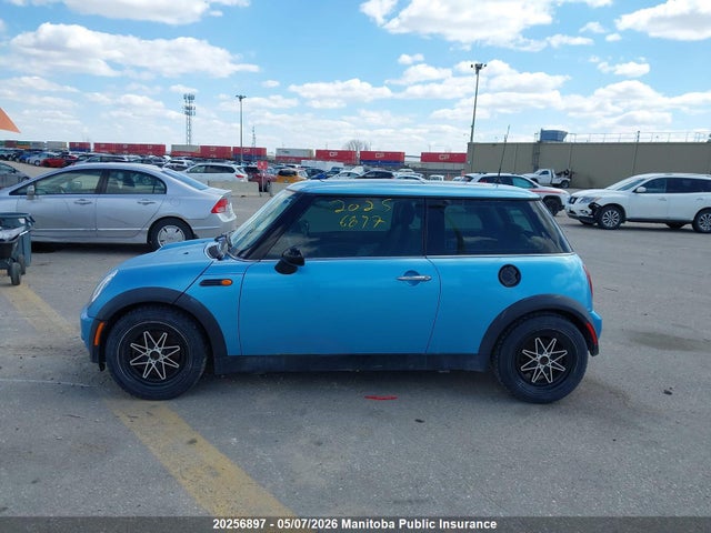 2004 Mini Cooper მანქანა იყიდება აუქციონზე, vin: WMWRC33404TJ53025, აუქციონის ნომერი: 20256897