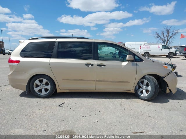 20256925 :رقم المزاد ، 5TDZK3DC9BS049866 vin ، 2011 Toyota Sienna V6 مزاد بيع