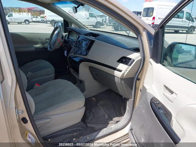 20256925 :رقم المزاد ، 5TDZK3DC9BS049866 vin ، 2011 Toyota Sienna V6 مزاد بيع