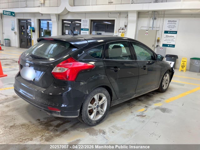1FADP3K21EL290256 Ford FOCUS SE