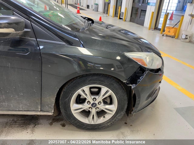 1FADP3K21EL290256 Ford FOCUS SE