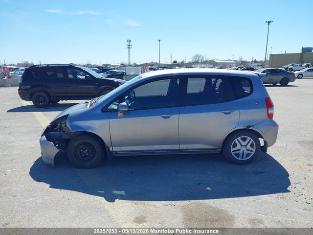 Продажа на аукционе авто 2008 Honda Fit Lx, vin: JHMGD384X8S811542, номер лота: 20257053