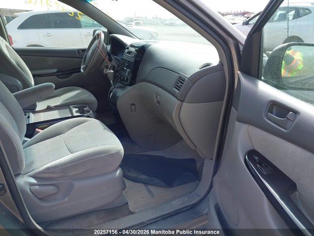 2004 Toyota Sienna Ce V6 მანქანა იყიდება აუქციონზე, vin: 5TDZA29C24S014885, აუქციონის ნომერი: 20257156