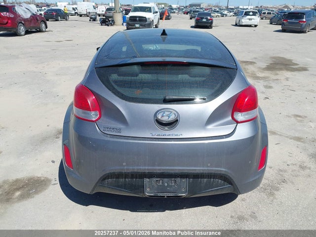 KMHTC6AD4GU301961 Hyundai Veloster