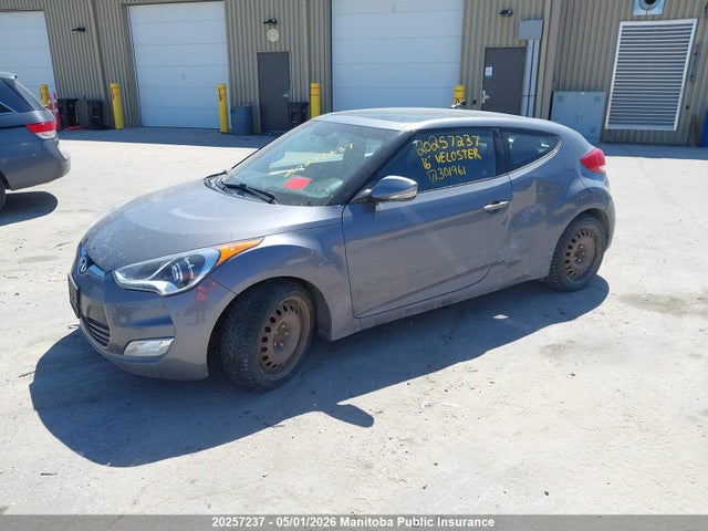 KMHTC6AD4GU301961 Hyundai Veloster