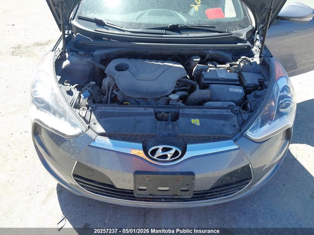 KMHTC6AD4GU301961 Hyundai Veloster