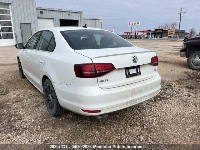 2017 Volkswagen Jetta 1.4 Tsi მანქანა იყიდება აუქციონზე, vin: 3VWDB7AJ4HM352158, აუქციონის ნომერი: 20257331