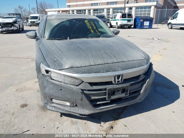 1HGCV1F91JA806873 Honda Accord Touring