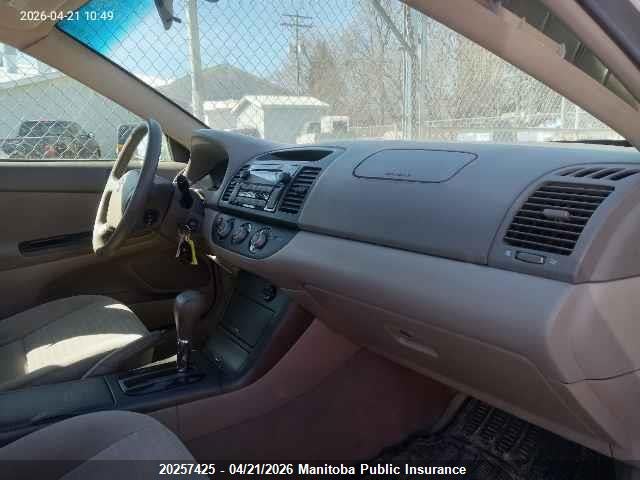 2005 Toyota Camry Le მანქანა იყიდება აუქციონზე, vin: 4T1BE32K05U568626, აუქციონის ნომერი: 20257425