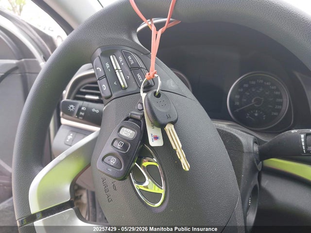 20257429 :رقم المزاد ، KMHD74LF3LU933162 vin ، 2020 Hyundai Elantra Essential مزاد بيع