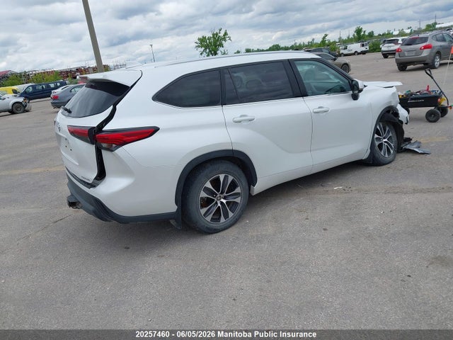 2022 Toyota Highlander Xle V6 მანქანა იყიდება აუქციონზე, vin: 5TDGZRBHXNS222741, აუქციონის ნომერი: 20257460