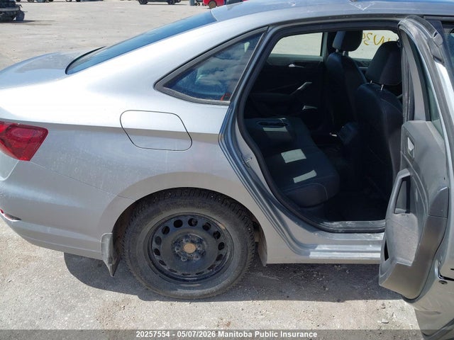 2021 Volkswagen Jetta Highline 1.4 Tsi მანქანა იყიდება აუქციონზე, vin: 3VWE57BU6MM062101, აუქციონის ნომერი: 20257554