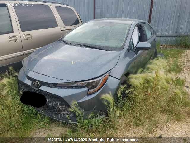 Toyota COROLLA LE 2022 5YFBPMBE6NP340173 Image 2