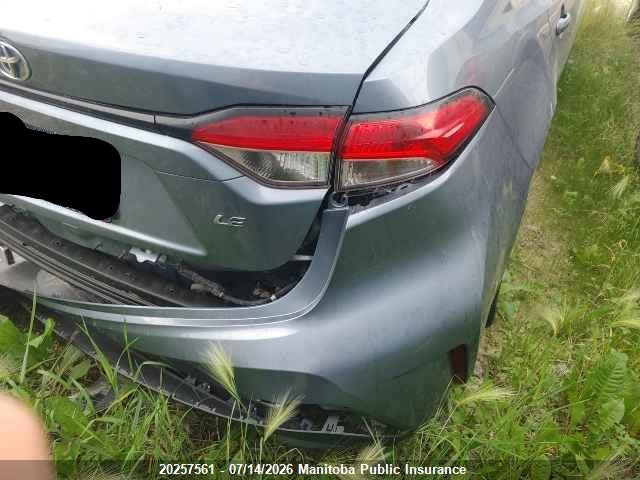 Toyota COROLLA LE 2022 5YFBPMBE6NP340173 Image 4