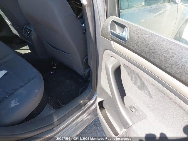 2008 Volkswagen Rabbit 2.5 მანქანა იყიდება აუქციონზე, vin: WVWDA71K08W280017, აუქციონის ნომერი: 20257599