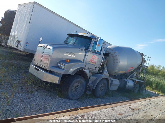 Western Star 4800sb 2017 5KKMBBDV2HPHY3999 Image 15