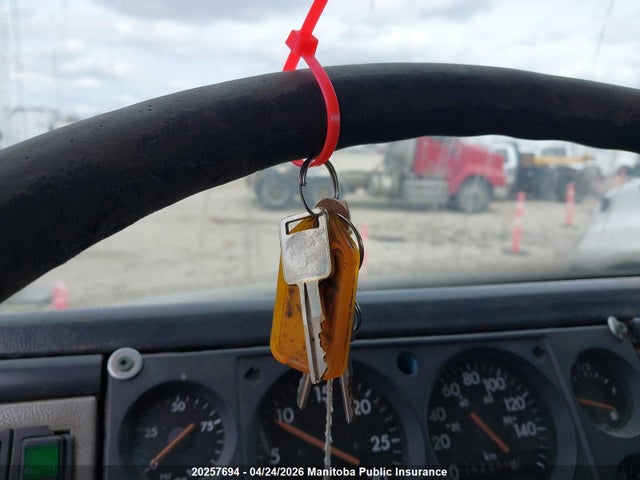 Продажа на аукционе авто 2000 Freightliner Other, vin: 1FVXJJBB0YHG06838, номер лота: 20257694