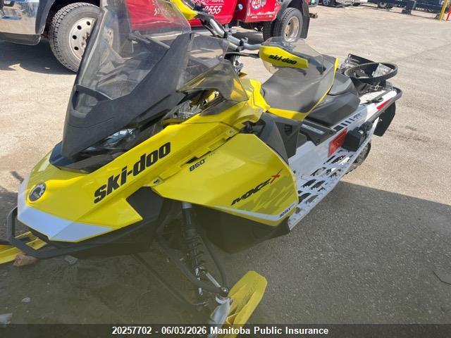 20257702 :رقم المزاد ، 2BPSUUHFXHV000058 vin ، 2017 Ski-doo Mx Z X 850 Rer مزاد بيع