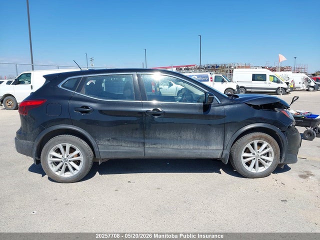 JN1BJ1CR6KW343324 Nissan Qashqai S