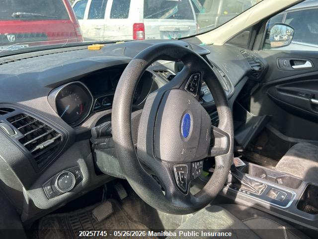 1FMCU9GD4HUE10962 Ford ESCAPE SE