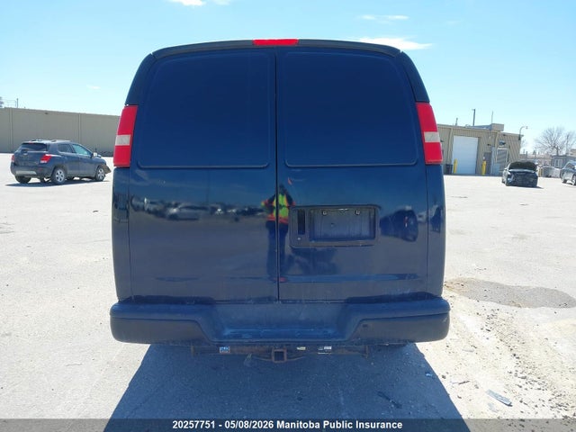 20257751 :رقم المزاد ، 1GCGG25U271135289 vin ، 2007 Chevrolet Express 2500 Cargo Van مزاد بيع