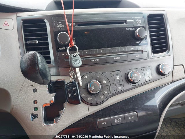 2012 Toyota Sienna Le V6 მანქანა იყიდება აუქციონზე, vin: 5TDKK3DC6CS213349, აუქციონის ნომერი: 20257788