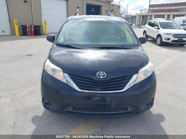 2012 Toyota Sienna Le V6 მანქანა იყიდება აუქციონზე, vin: 5TDKK3DC6CS213349, აუქციონის ნომერი: 20257788