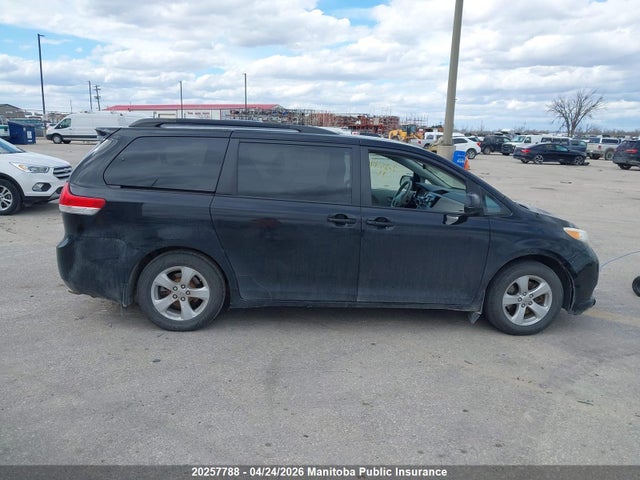 2012 Toyota Sienna Le V6 მანქანა იყიდება აუქციონზე, vin: 5TDKK3DC6CS213349, აუქციონის ნომერი: 20257788