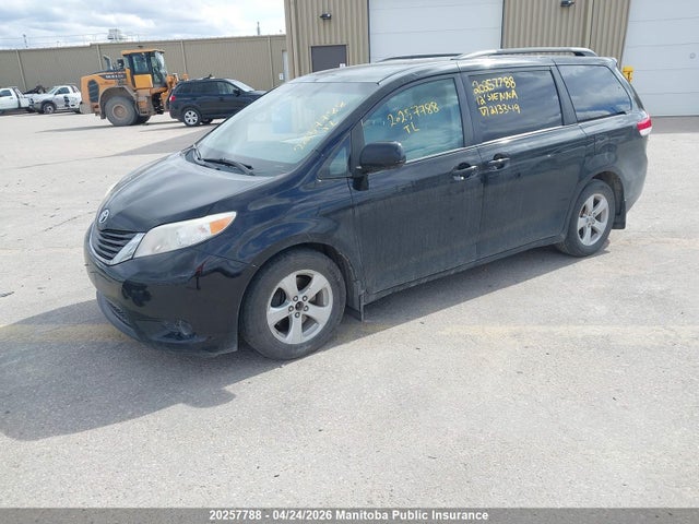 2012 Toyota Sienna Le V6 მანქანა იყიდება აუქციონზე, vin: 5TDKK3DC6CS213349, აუქციონის ნომერი: 20257788