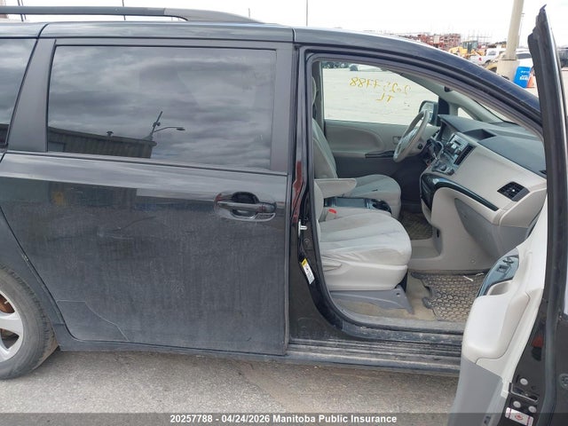 2012 Toyota Sienna Le V6 მანქანა იყიდება აუქციონზე, vin: 5TDKK3DC6CS213349, აუქციონის ნომერი: 20257788