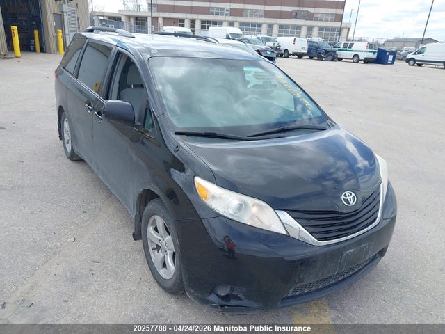 2012 Toyota Sienna Le V6 მანქანა იყიდება აუქციონზე, vin: 5TDKK3DC6CS213349, აუქციონის ნომერი: 20257788