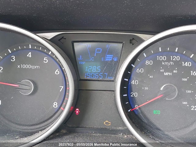 2014 Hyundai Tucson Gl მანქანა იყიდება აუქციონზე, vin: KM8JTCAF8EU861910, აუქციონის ნომერი: 20257932