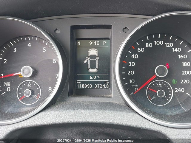 3VWPX7AJ4EM627859 Volkswagen Golf 2.5