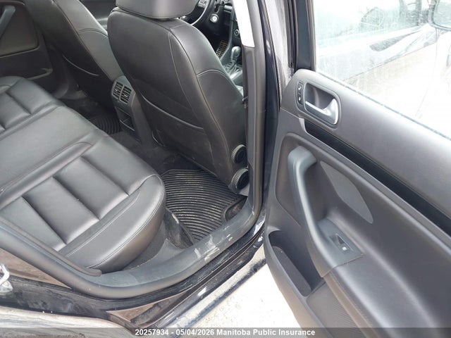 3VWPX7AJ4EM627859 Volkswagen Golf 2.5