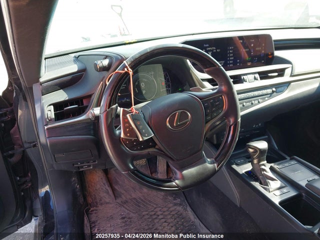 58AB21B15LU005825 Lexus ES 300H